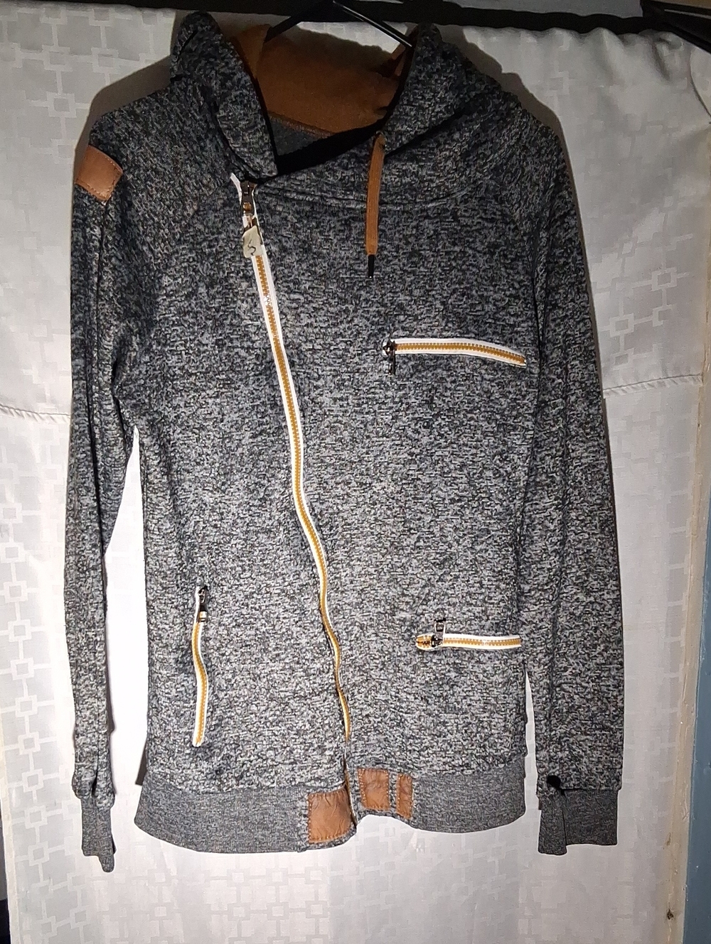 Détails de Couture, asymmetrical slant zip marl Knit hoodie
